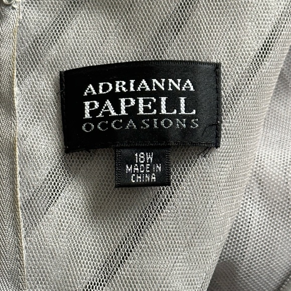 Adrianna Papell Silver Formal Size 18W - Picture 1 of 4